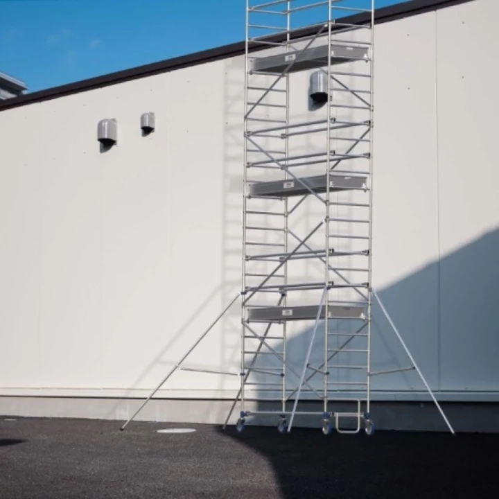 &Eacute;chafaudage Roulant Aluminium - CROSS 250 - TUBESCA-COMABI mise en situation