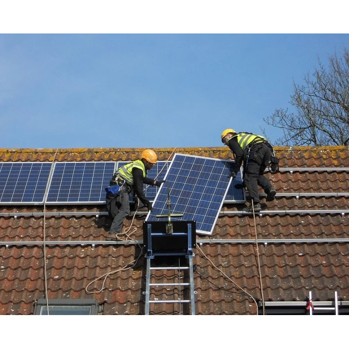 Monte-mat&eacute;riaux GEDA SOLARLIFT 200 STANDARD chantier