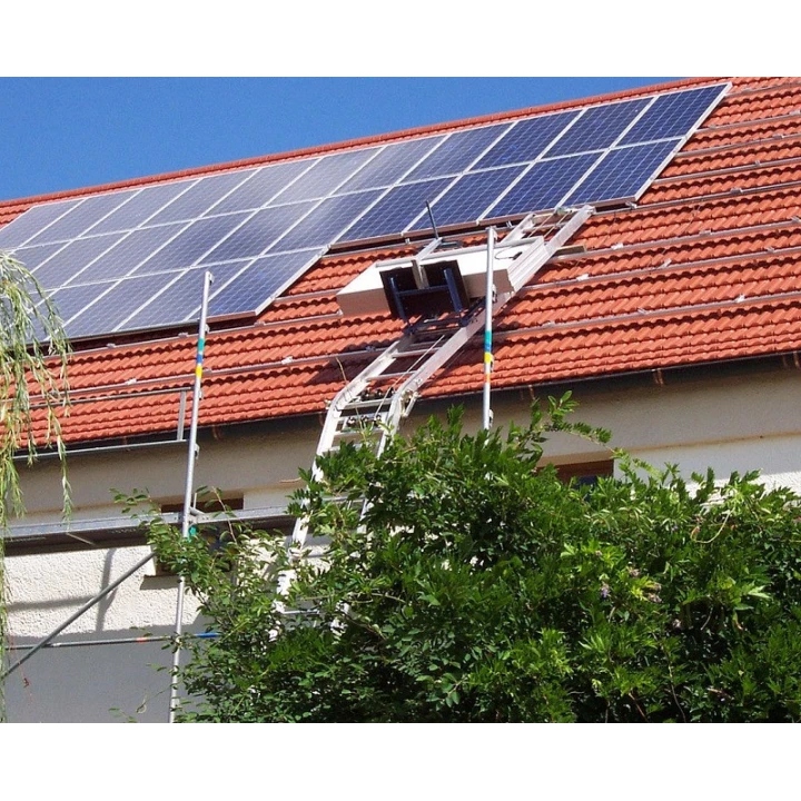 Monte-mat&eacute;riaux GEDA SOLARLIFT 200 STANDARD avec &eacute;chafaudage