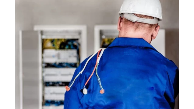 Devenir &eacute;lectricien dans le b&acirc;timent : missions, formations, d&eacute;bouch&eacute;s&hellip; France &Eacute;chafaudage